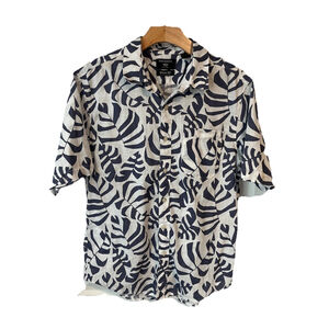 Dockers Button Up Short Sleeve Shirt Mens Size M White Gray Palm Print Pocket